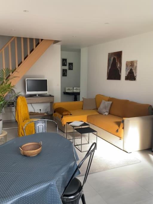 Le Gite Marie-Galante : Belle Maison D'Hotes Avec Acces Piscine En Ete Lanmeur Exterior foto